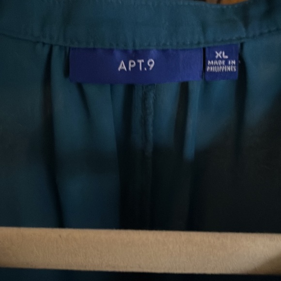 Apt 9 V neck Henley Blouse Size XL - Picture 3 of 6